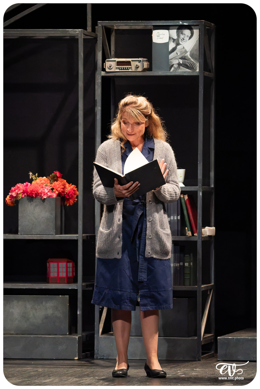 CHANGER L'EAU DES FLEURS (MATRIOSHKA PRODUCTIONS)